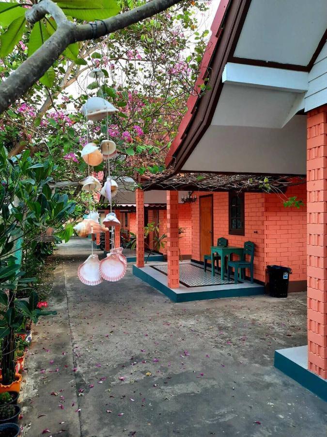 คิวทอง บังกะโล Ko Lan Exterior photo